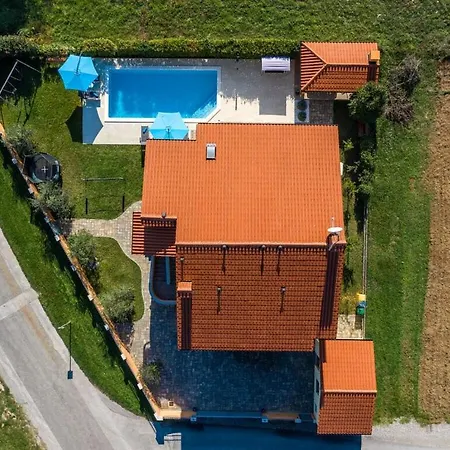 Villa Linden Tree